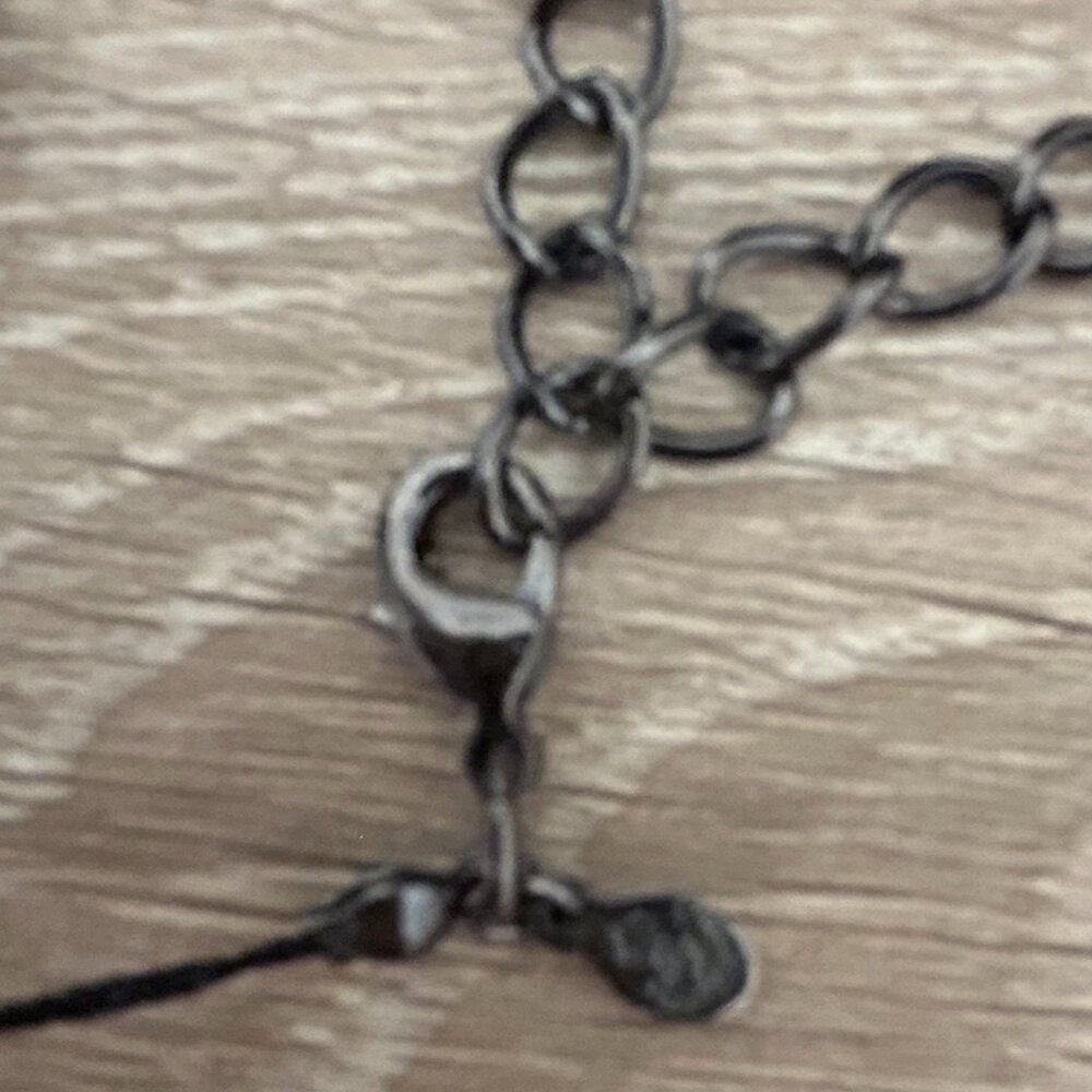 PREMIER DESIGNS Emerald Isle black station necklace w/ faceted glass - Picture 4 of 4